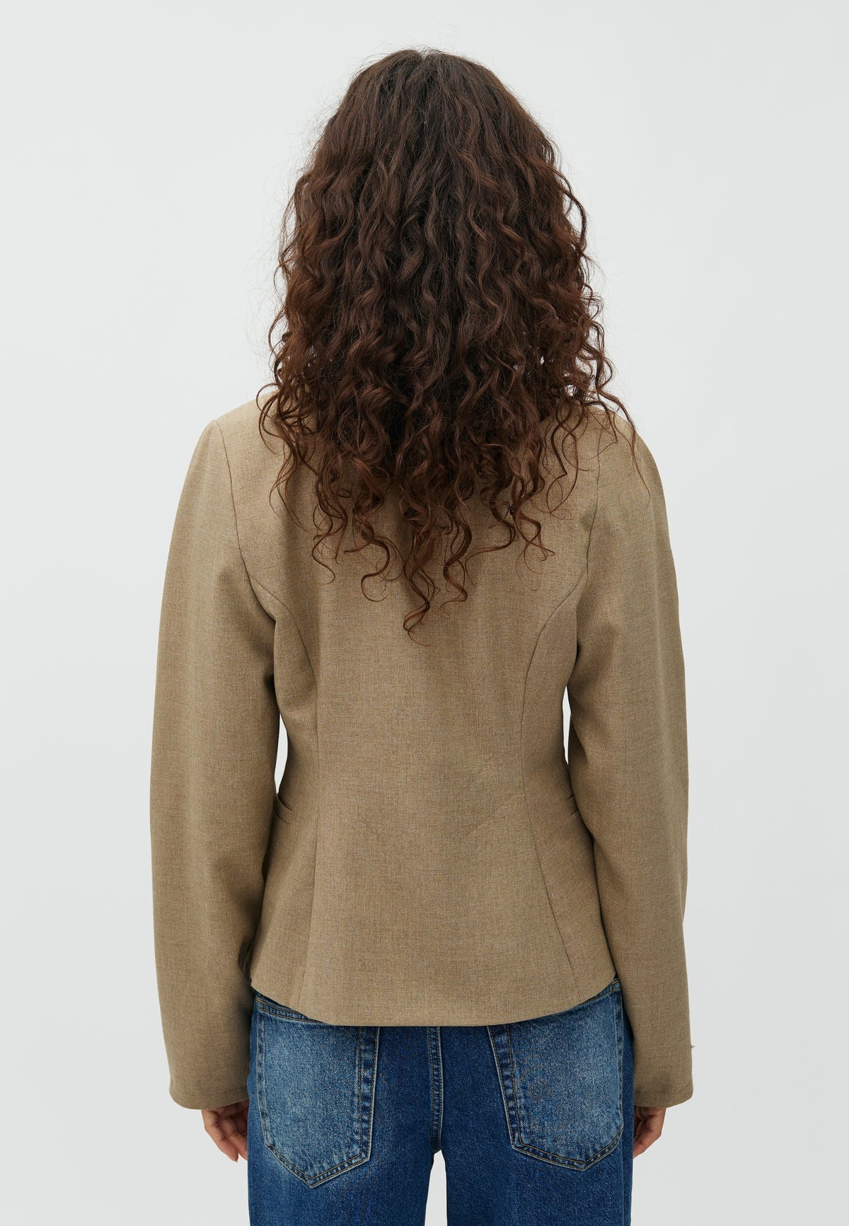Diane-M_Falcon Melange_Model_3