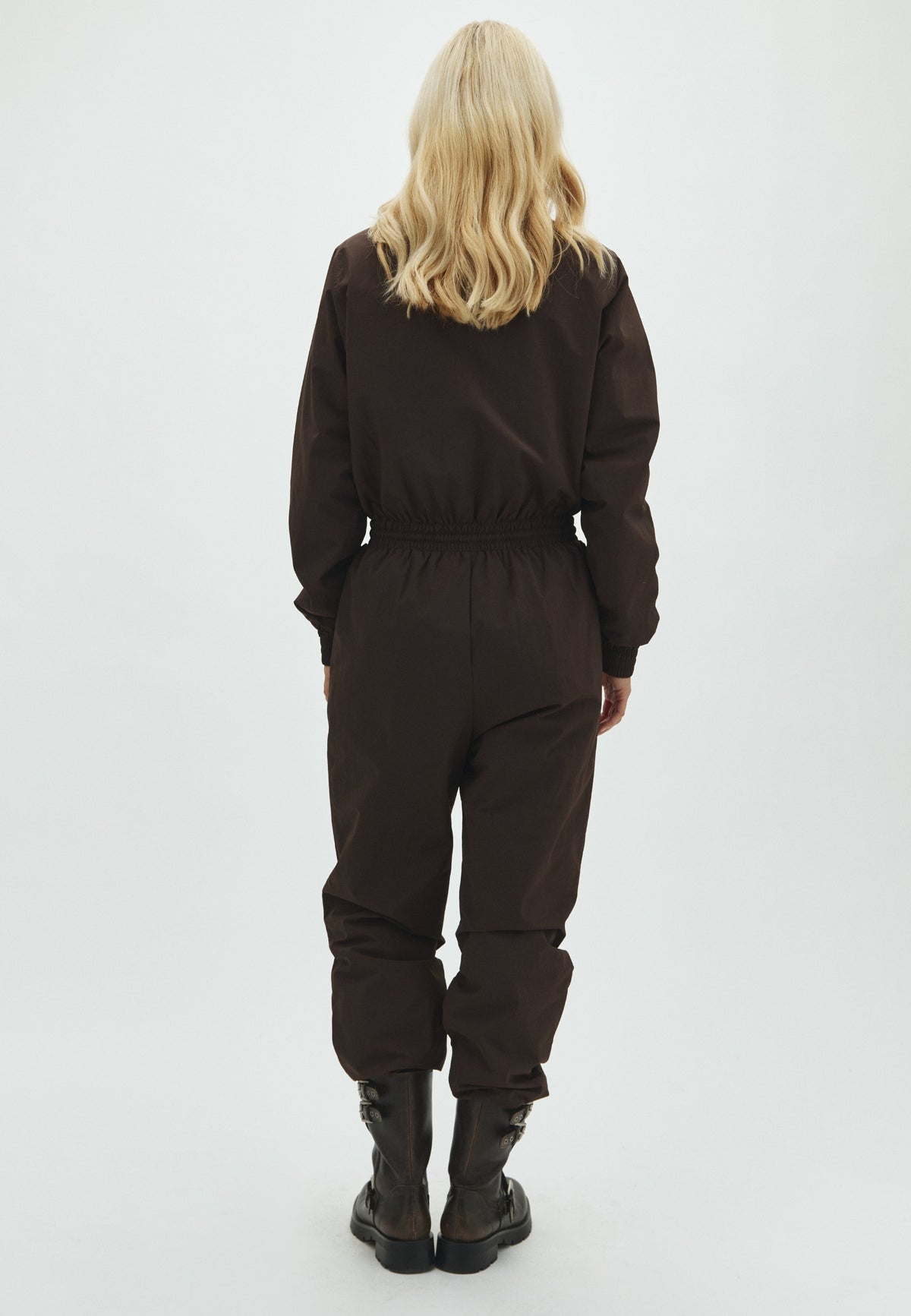 Irissa-M_Dark Coffee_Model_2