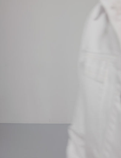 Alira-M_White_Video_0